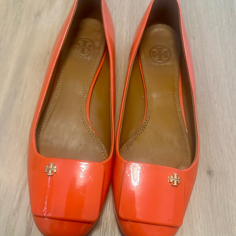 Tory Burch 8M Orange Flats